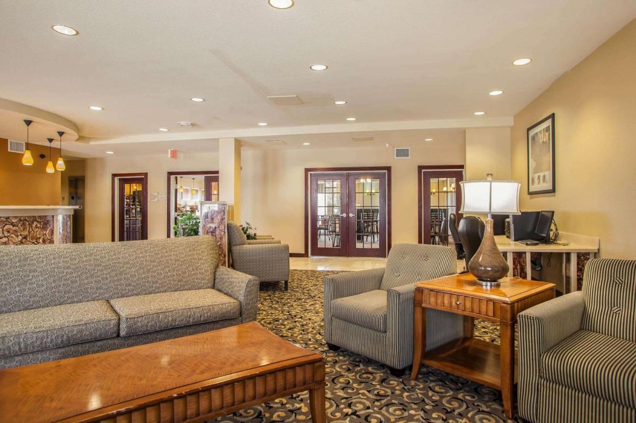 Comfort Suites Bloomington I-55 And I-74 Экстерьер фото