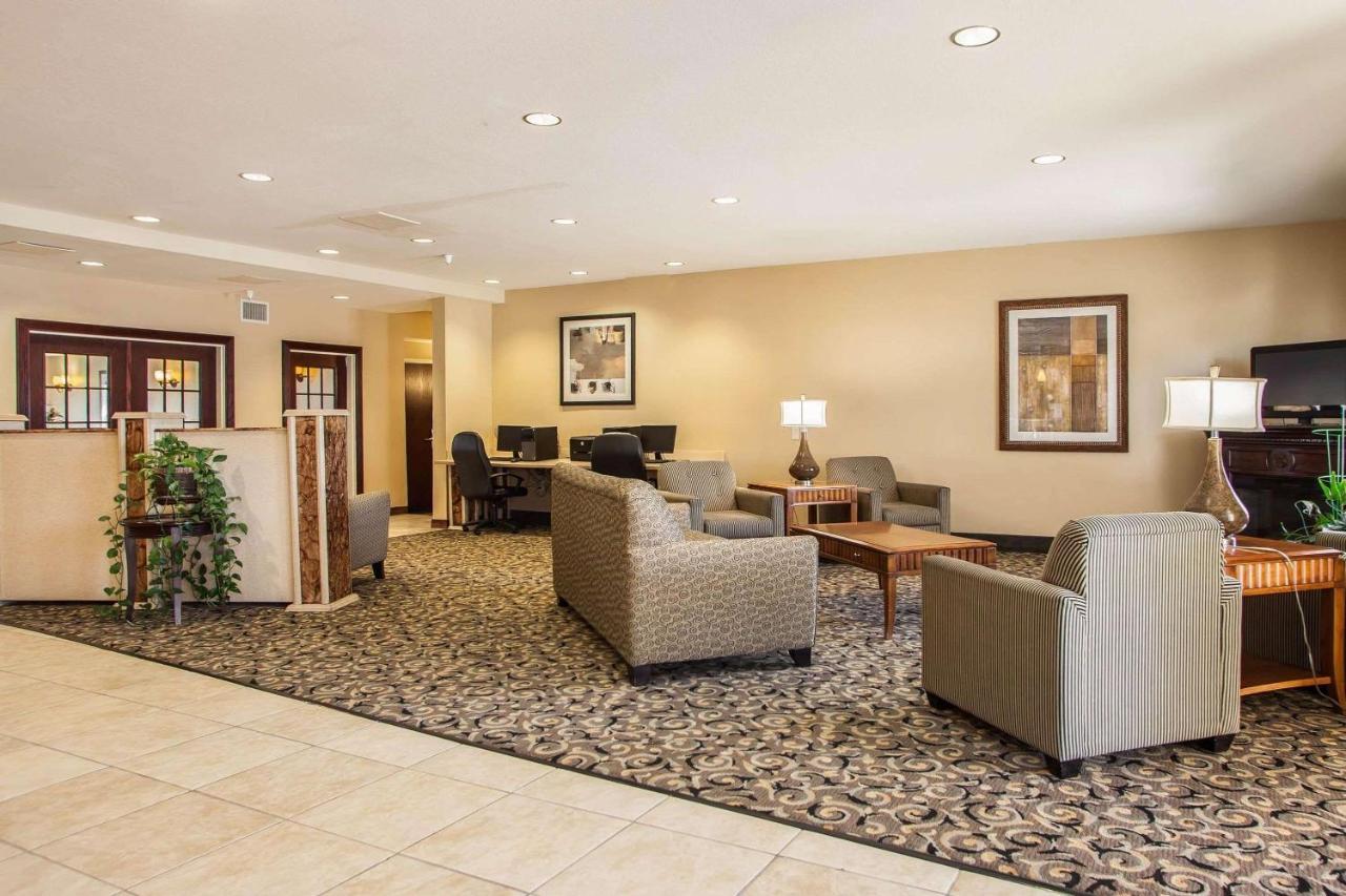 Comfort Suites Bloomington I-55 And I-74 Экстерьер фото