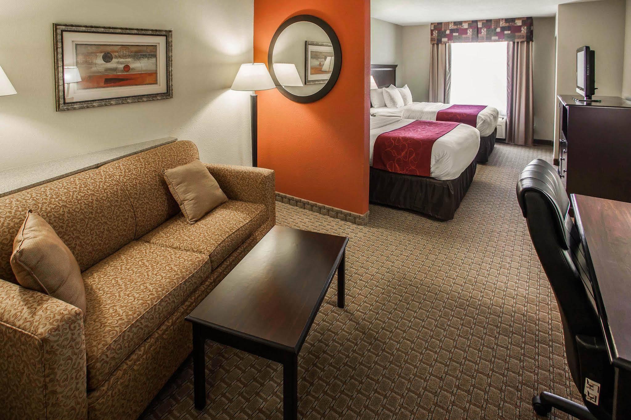 Comfort Suites Bloomington I-55 And I-74 Экстерьер фото