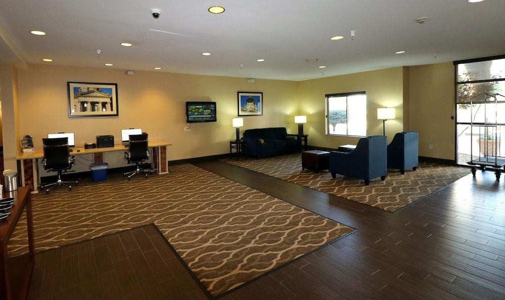 Comfort Suites Bloomington I-55 And I-74 Экстерьер фото