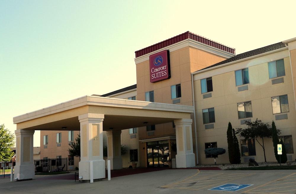 Comfort Suites Bloomington I-55 And I-74 Экстерьер фото