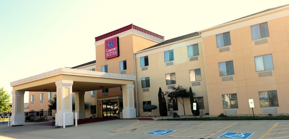 Comfort Suites Bloomington I-55 And I-74 Экстерьер фото