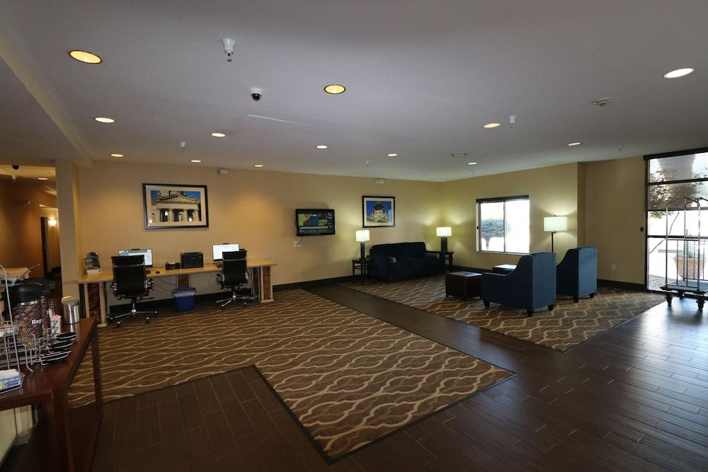 Comfort Suites Bloomington I-55 And I-74 Экстерьер фото