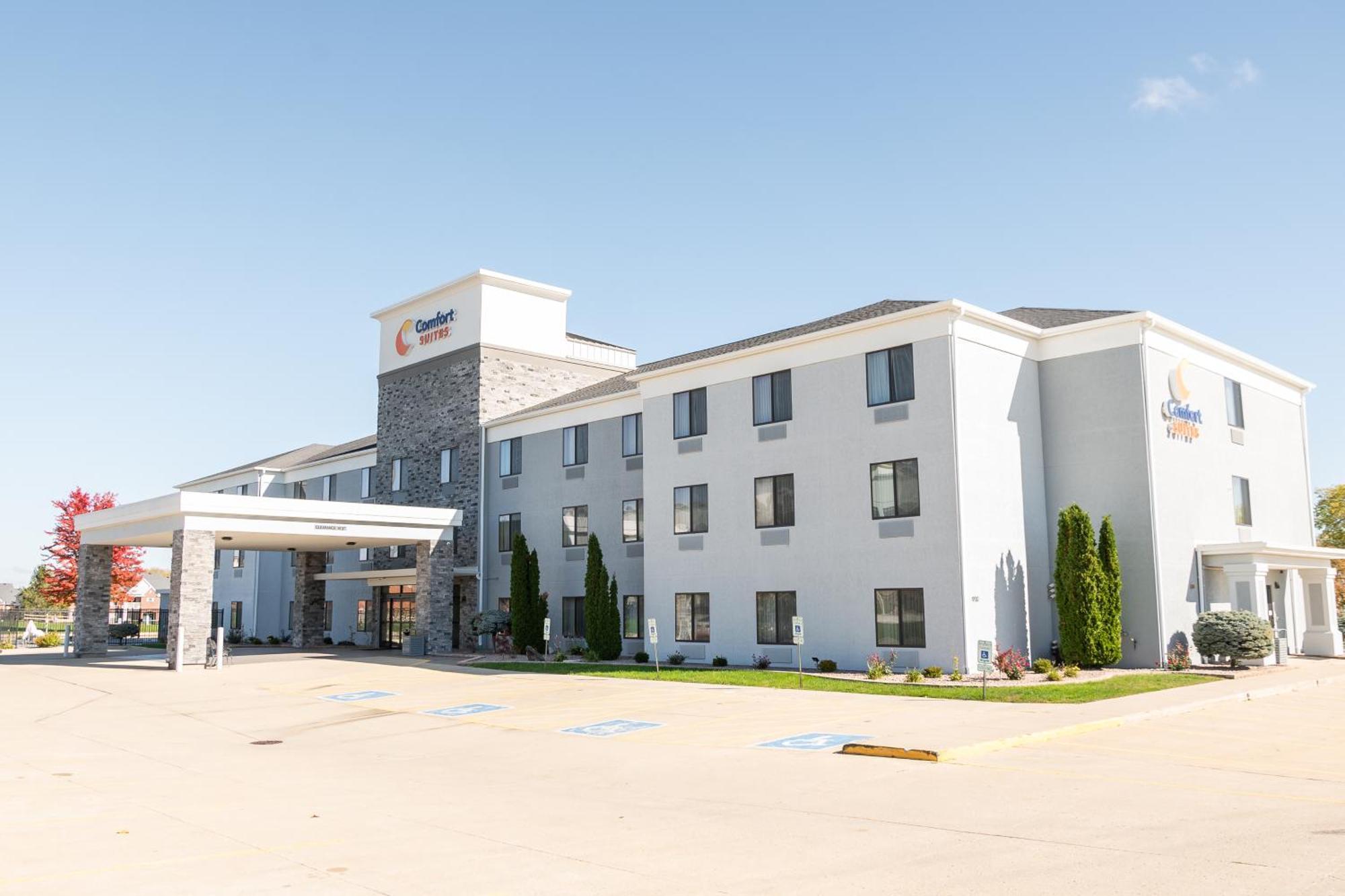 Comfort Suites Bloomington I-55 And I-74 Экстерьер фото