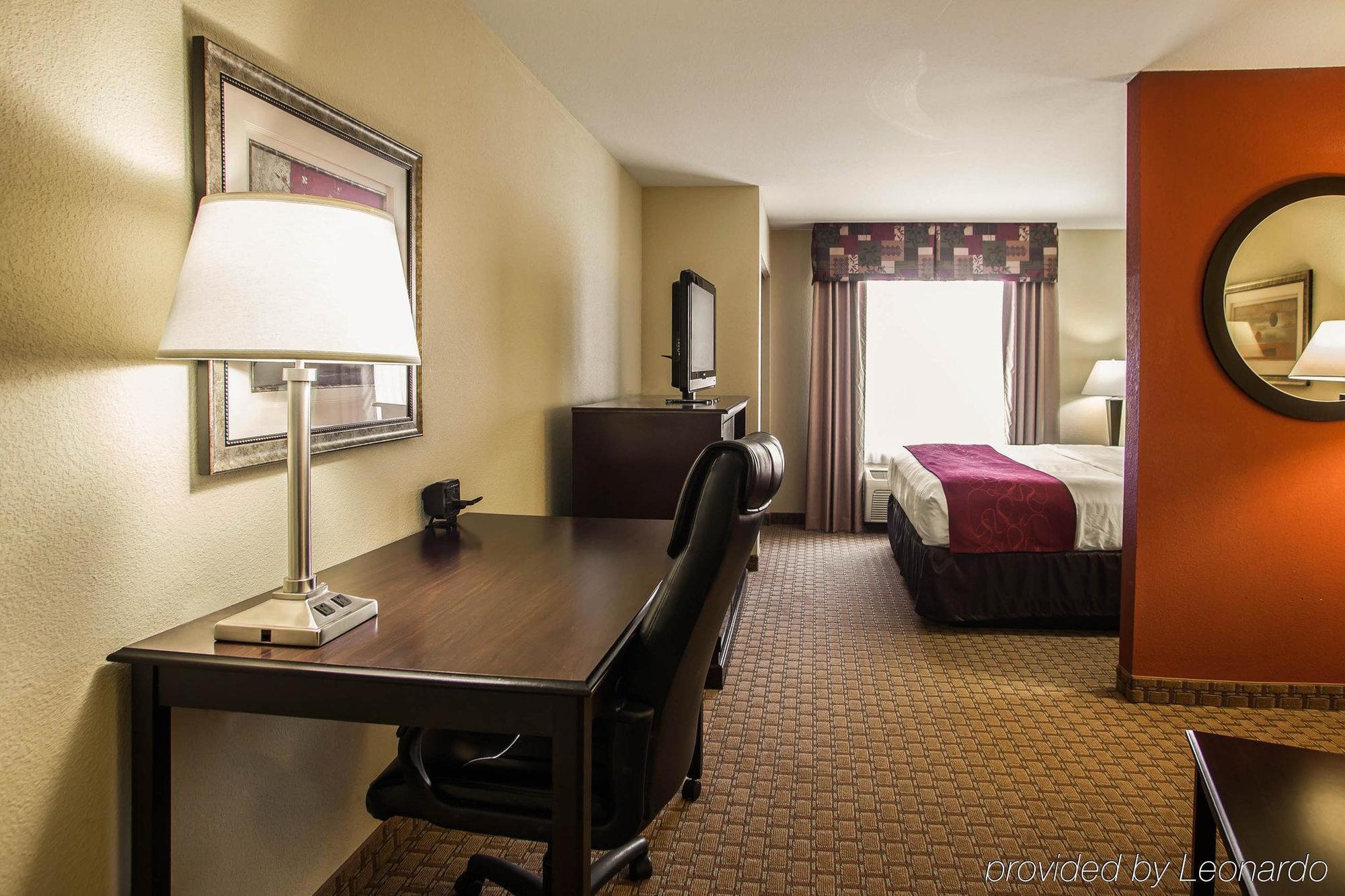 Comfort Suites Bloomington I-55 And I-74 Экстерьер фото