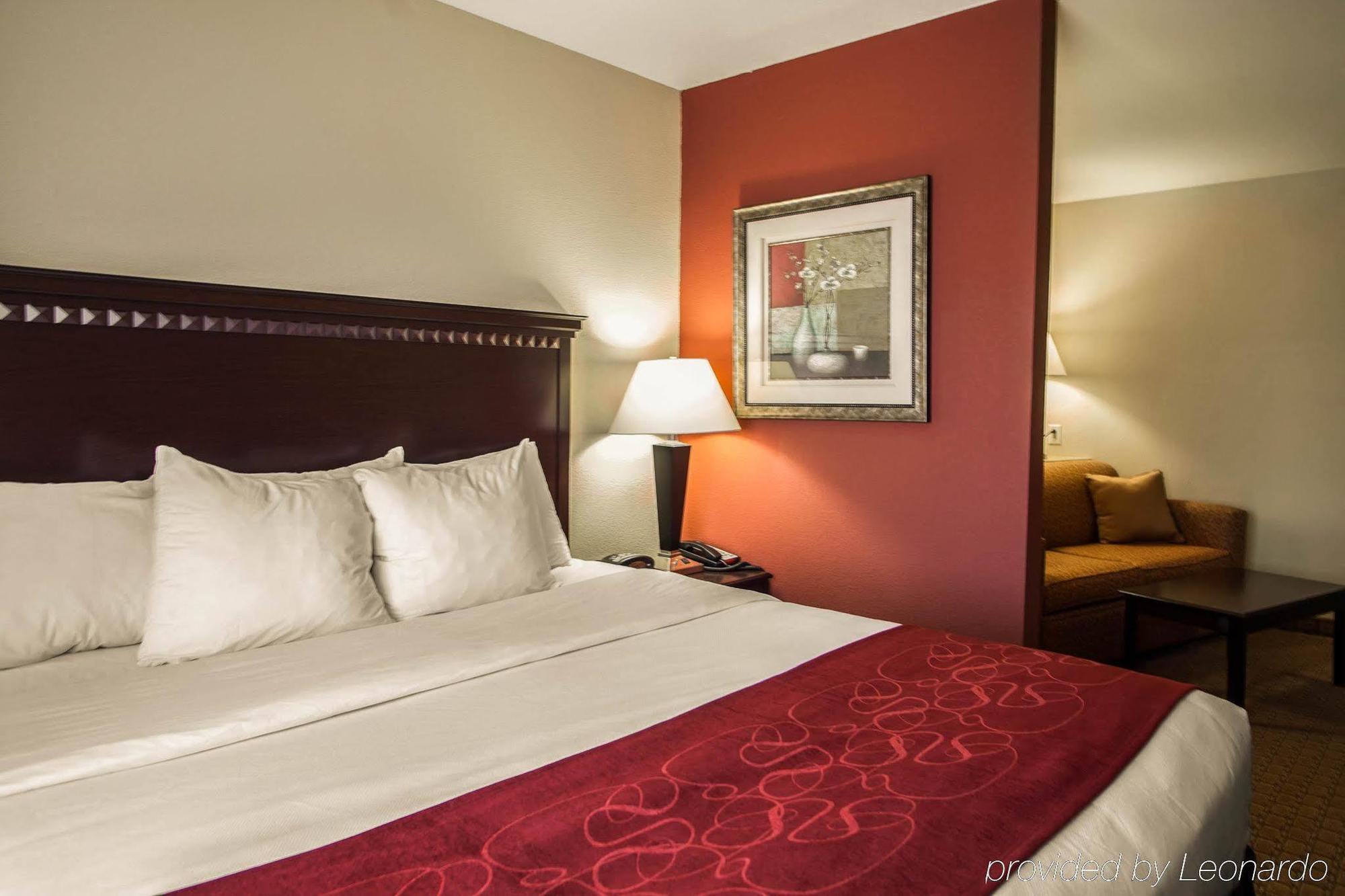 Comfort Suites Bloomington I-55 And I-74 Экстерьер фото