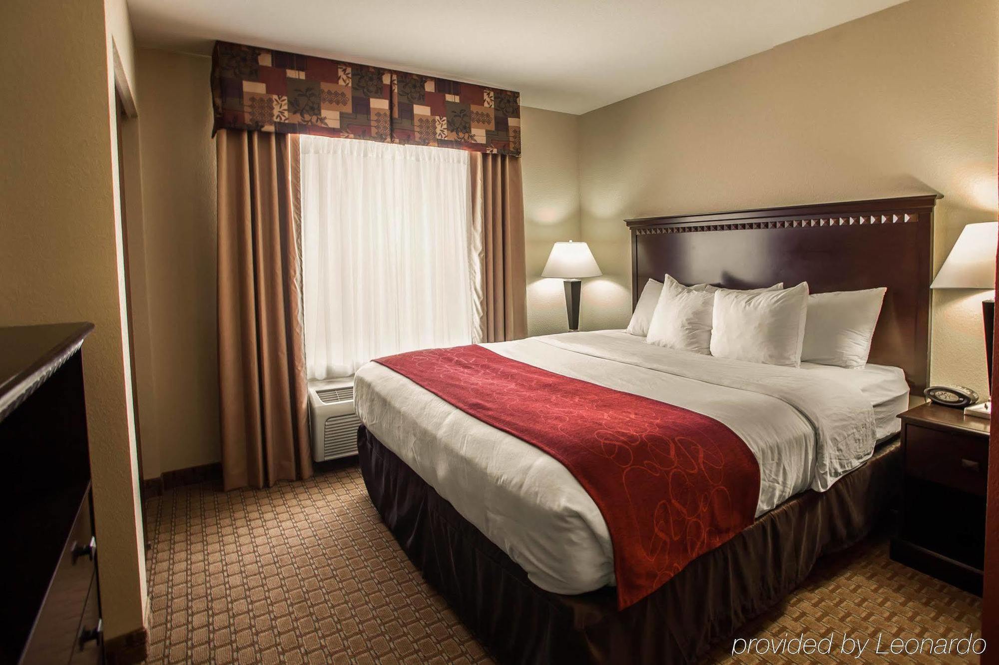 Comfort Suites Bloomington I-55 And I-74 Экстерьер фото